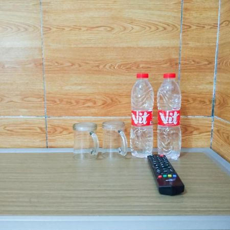 Hotel Reddoorz Syariah At Griya Soeratin Pacitan Exterior foto